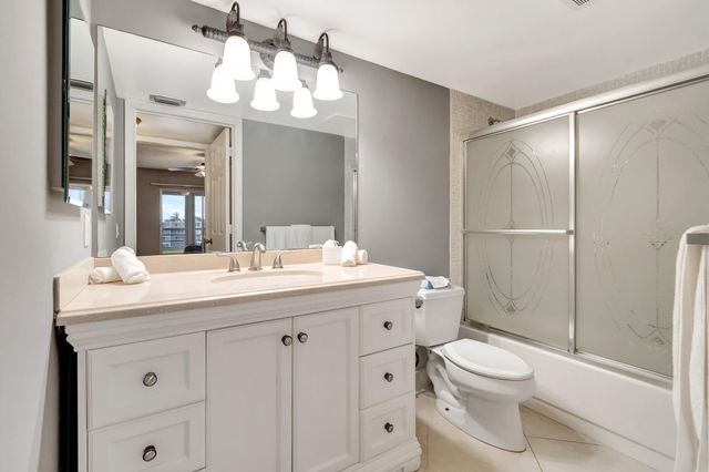 4049 Wolverton C, Boca Raton, FL 33434