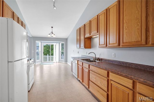 449 Prevot Avenue, St Charles, MO 63303
