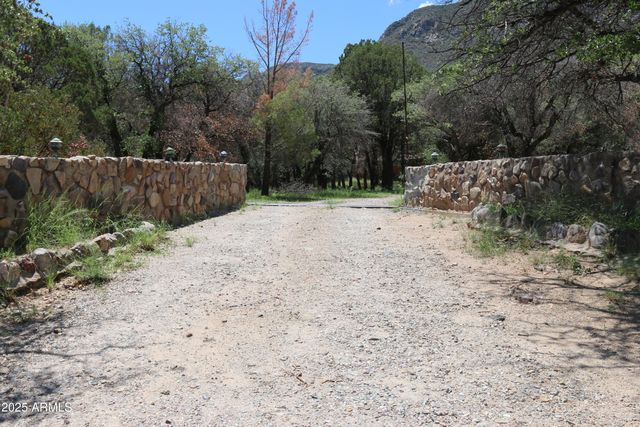 102 E RAMSEY CANYON Road, Hereford, AZ 85615