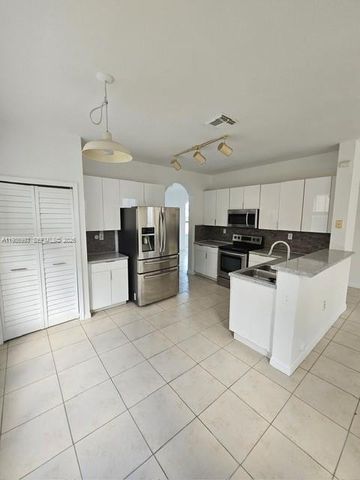 11151 SW 241st St, Homestead, FL 33032