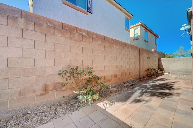 5090 Silent Valley Avenue, Las Vegas, NV 89139