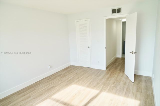 9041 Sunrise Lakes Boulevard 110, Sunrise, FL 33322