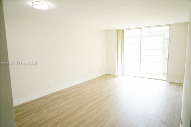 9041 Sunrise Lakes Boulevard 110, Sunrise, FL 33322