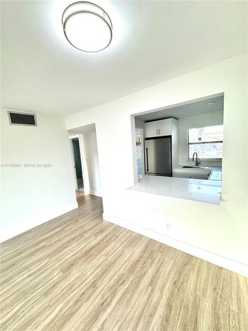 9041 Sunrise Lakes Boulevard 110, Sunrise, FL 33322