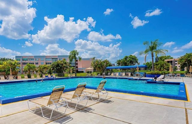 9041 Sunrise Lakes Boulevard 110, Sunrise, FL 33322
