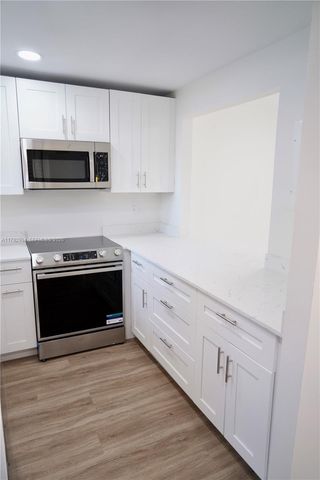 9041 Sunrise Lakes Boulevard 110, Sunrise, FL 33322