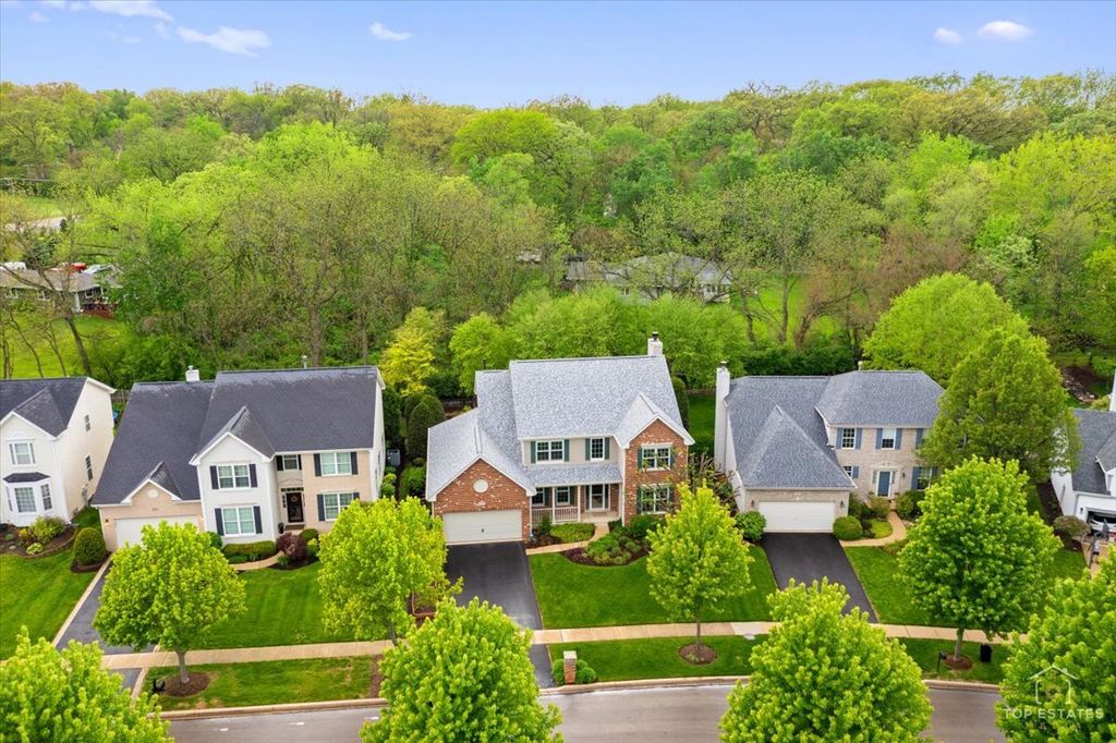 Image 2 of property listing at 3705 Provence Drive, St. Charles, IL 60175