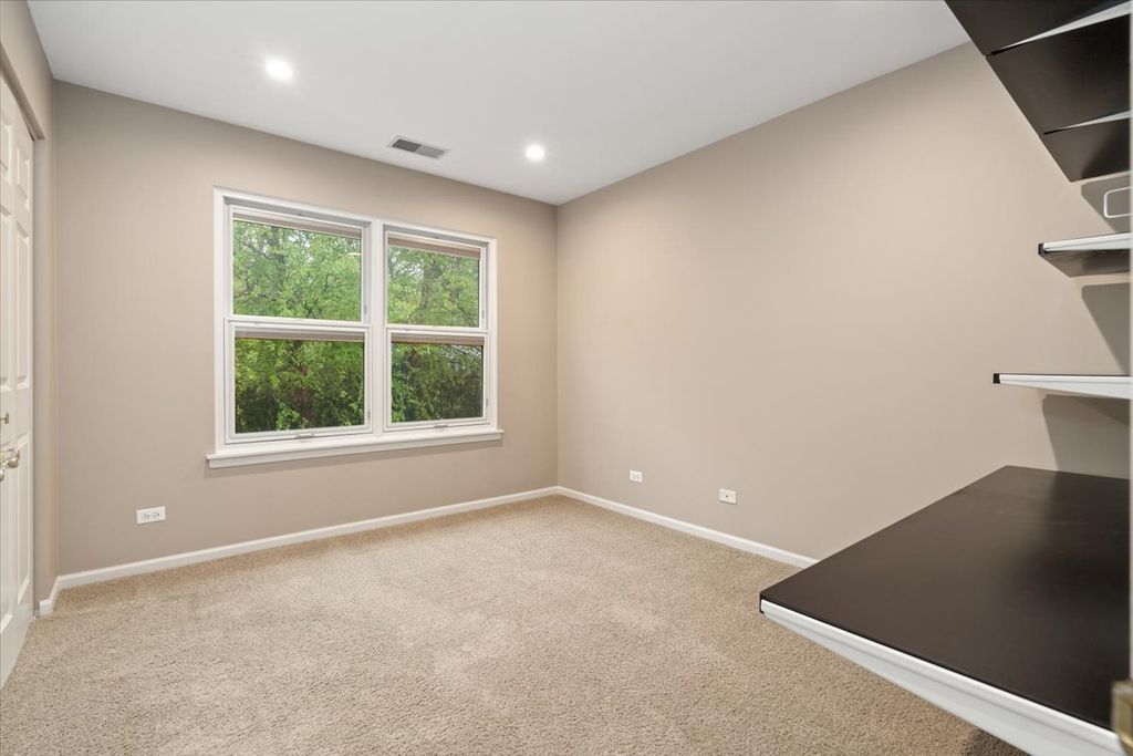Image 30 of property listing at 3705 Provence Drive, St. Charles, IL 60175