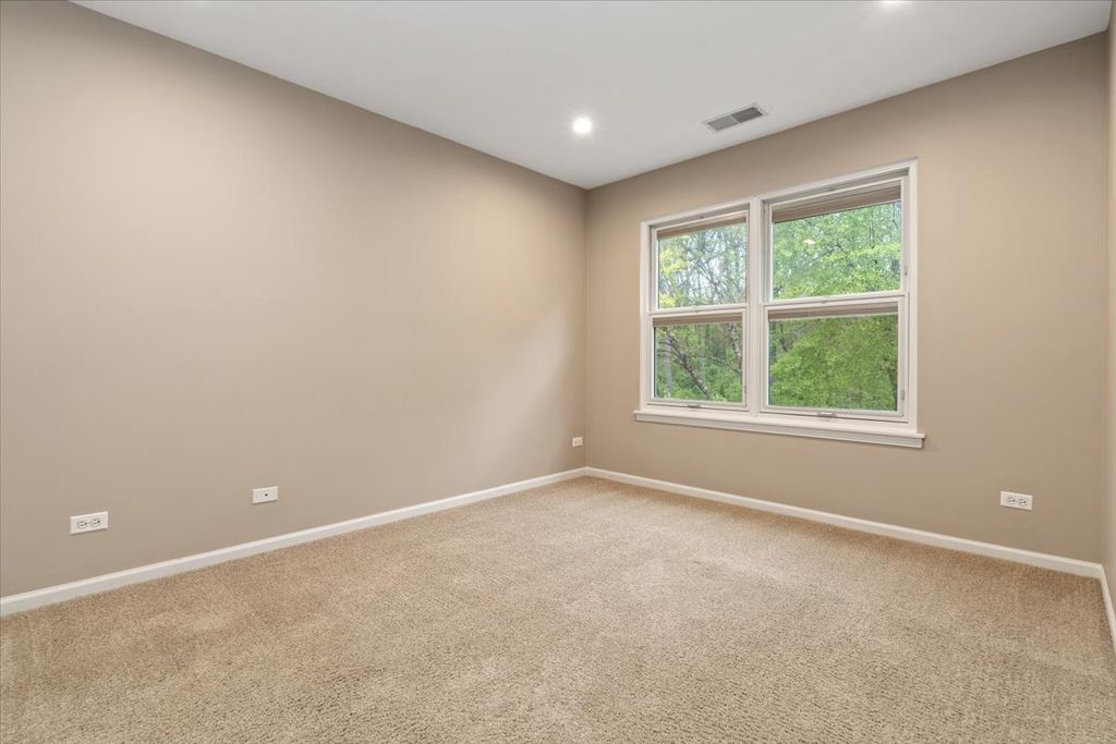 Image 31 of property listing at 3705 Provence Drive, St. Charles, IL 60175