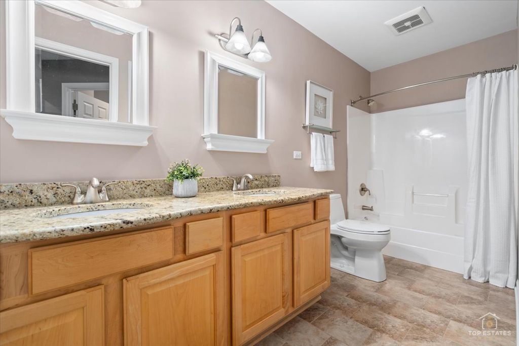 Image 33 of property listing at 3705 Provence Drive, St. Charles, IL 60175
