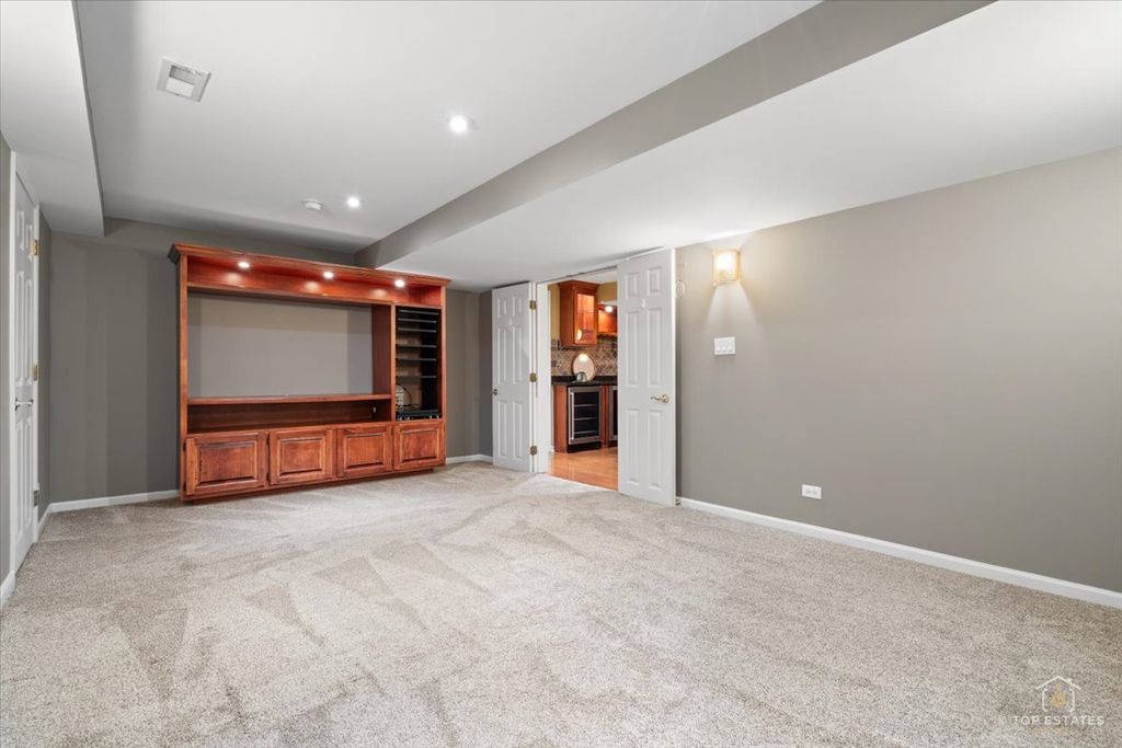 Image 38 of property listing at 3705 Provence Drive, St. Charles, IL 60175