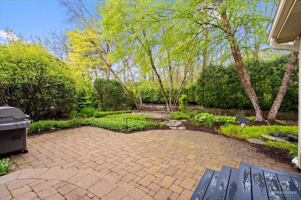 Image 43 of property listing at 3705 Provence Drive, St. Charles, IL 60175