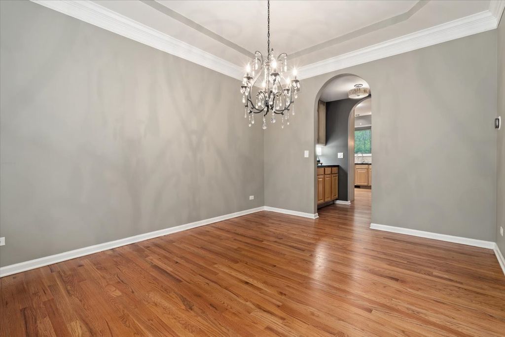 Image 7 of property listing at 3705 Provence Drive, St. Charles, IL 60175