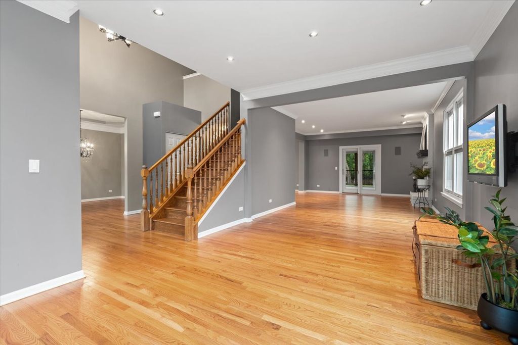 Image 10 of property listing at 3705 Provence Drive, St. Charles, IL 60175