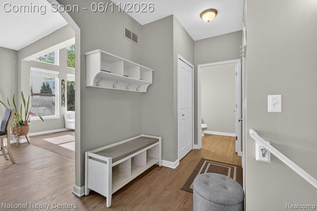 27412 Victoria Road, Novi, MI 48374