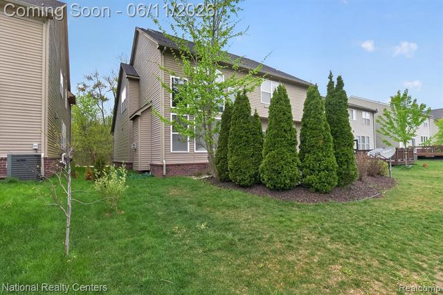 27412 Victoria Road, Novi, MI 48374