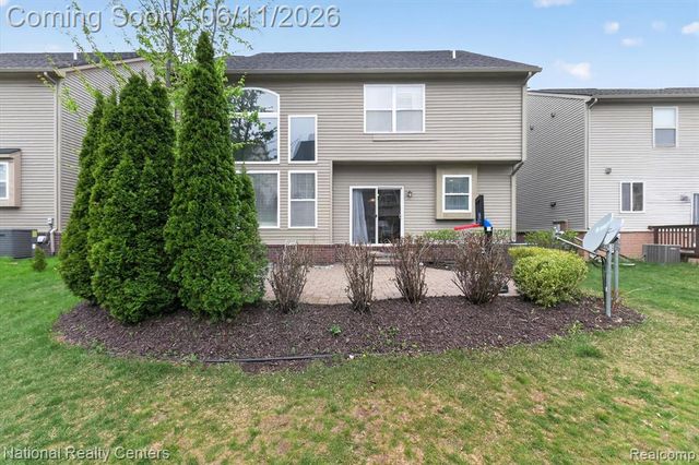 27412 Victoria Road, Novi, MI 48374