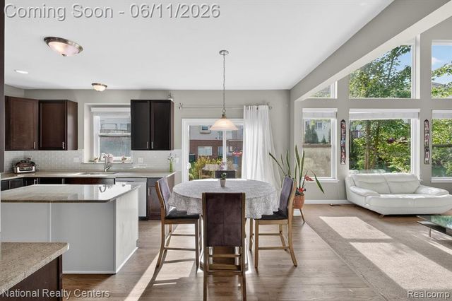 27412 Victoria Road, Novi, MI 48374