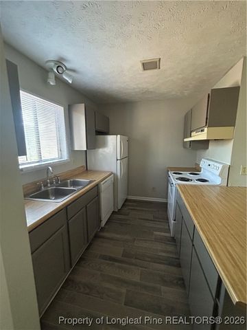 945 Applewood Lane, Fayetteville, NC 28303