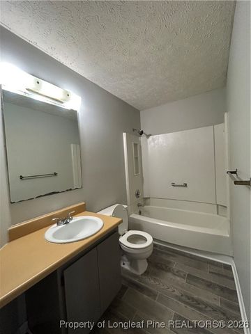 945 Applewood Lane, Fayetteville, NC 28303