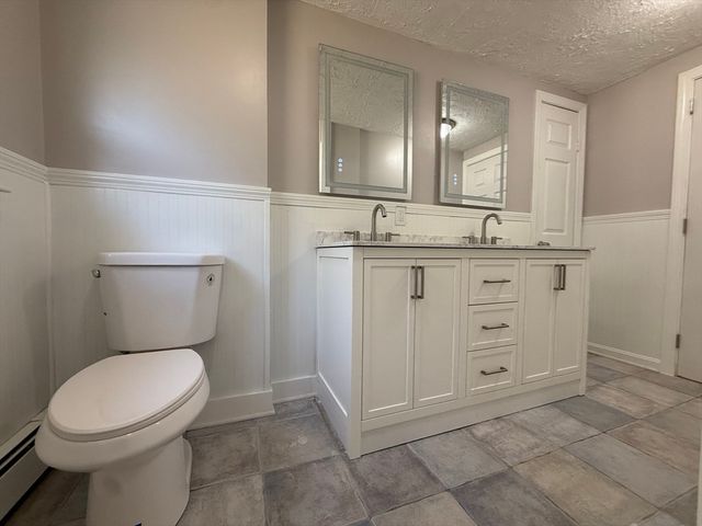 165 Hedges Pond Rd, Plymouth, MA 02360