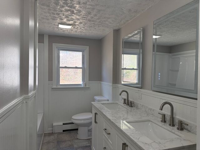 165 Hedges Pond Rd, Plymouth, MA 02360