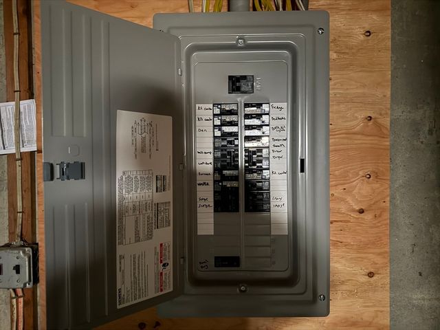 165 Hedges Pond Rd, Plymouth, MA 02360