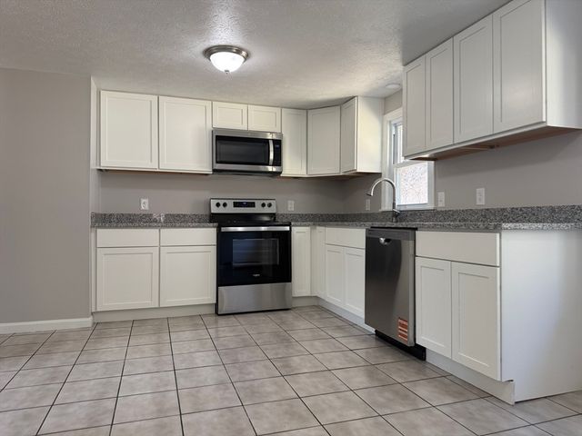 165 Hedges Pond Rd, Plymouth, MA 02360