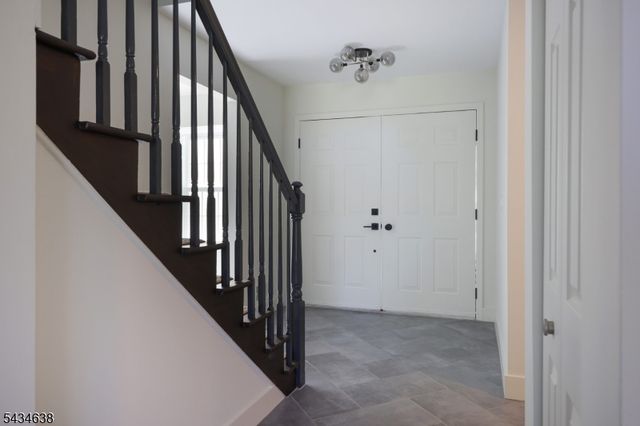 3 Cheyenne Trl, Branchburg Twp., NJ 08876
