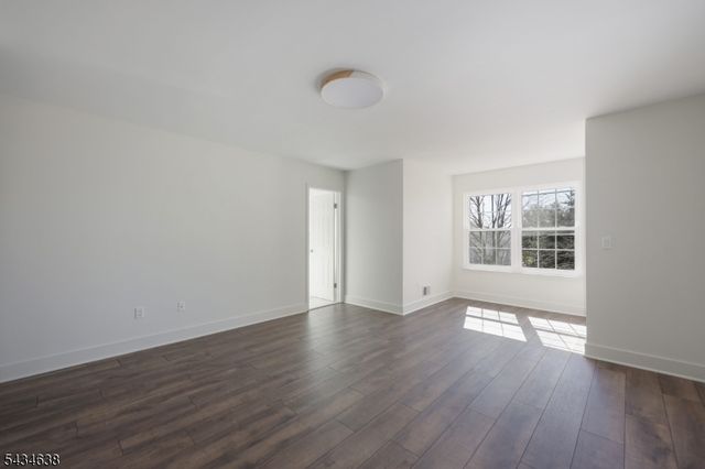 3 Cheyenne Trl, Branchburg Twp., NJ 08876