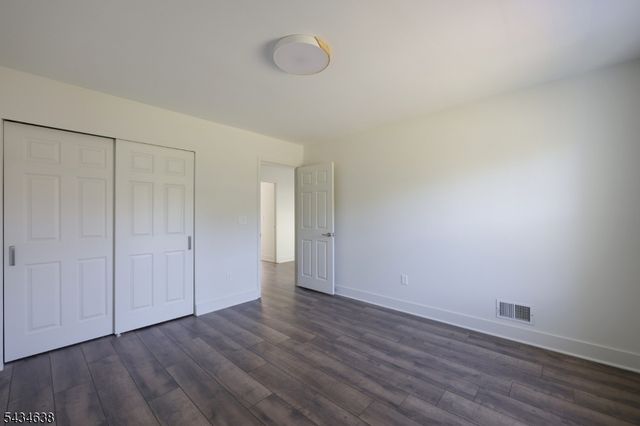 3 Cheyenne Trl, Branchburg Twp., NJ 08876