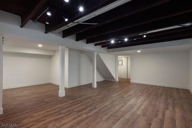 3 Cheyenne Trl, Branchburg Twp., NJ 08876