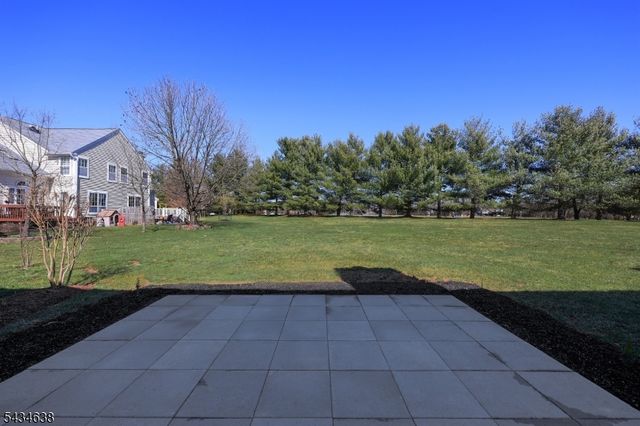 3 Cheyenne Trl, Branchburg Twp., NJ 08876