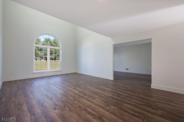 3 Cheyenne Trl, Branchburg Twp., NJ 08876