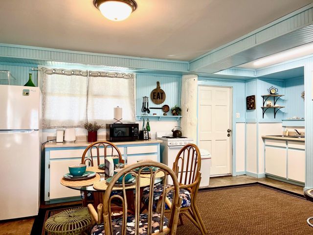 110 Ocean Avenue, Surfside Beach, TX 77541