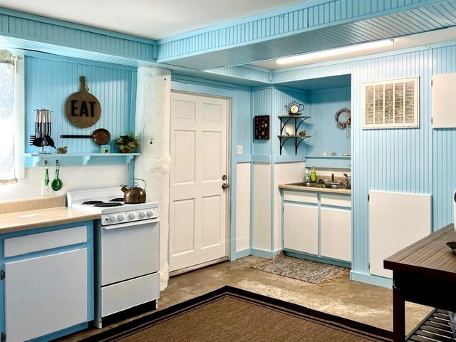 110 Ocean Avenue, Surfside Beach, TX 77541
