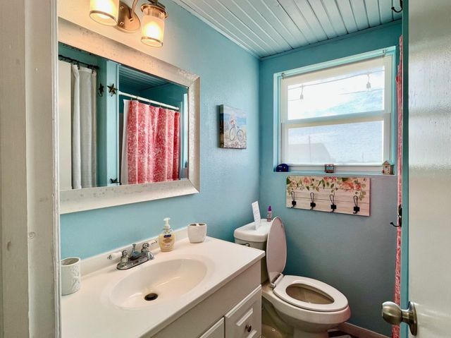 110 Ocean Avenue, Surfside Beach, TX 77541