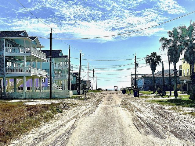 110 Ocean Avenue, Surfside Beach, TX 77541