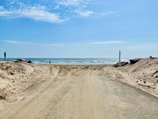 110 Ocean Avenue, Surfside Beach, TX 77541