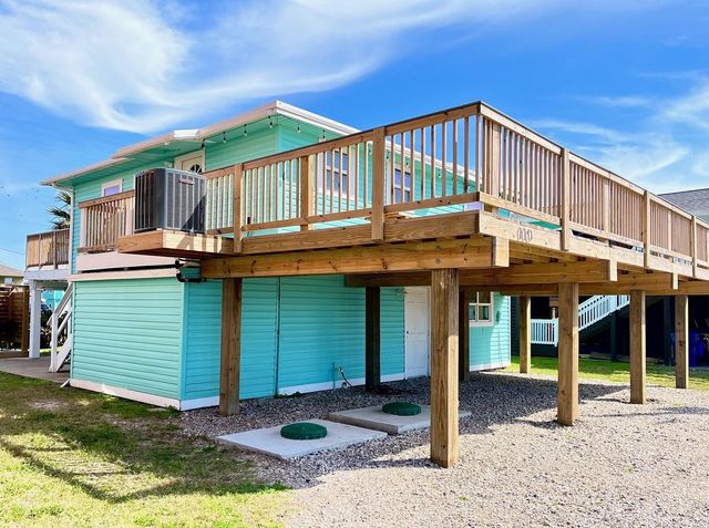 110 Ocean Avenue, Surfside Beach, TX 77541