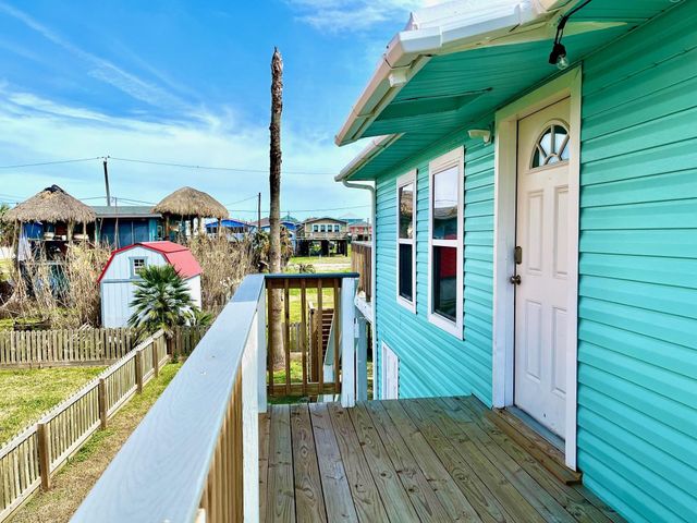 110 Ocean Avenue, Surfside Beach, TX 77541