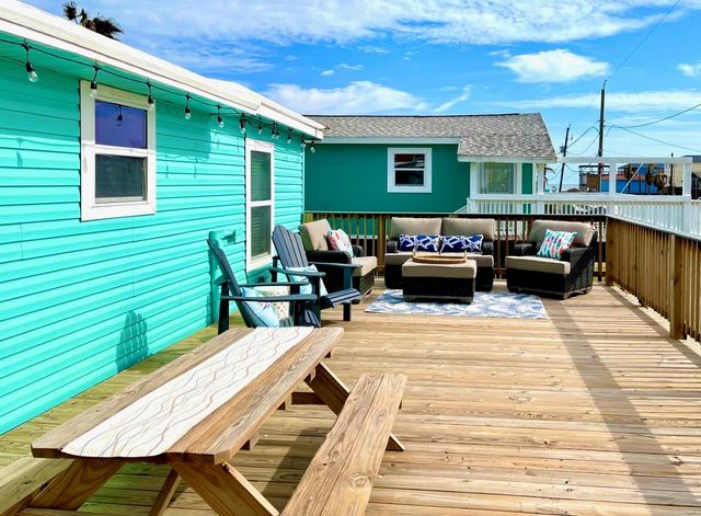 110 Ocean Avenue, Surfside Beach, TX 77541