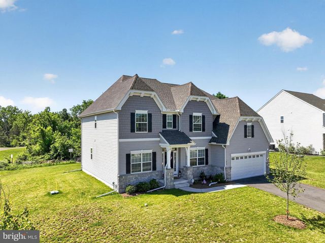 1059 SMYTH LN, Pennsburg, PA 18073