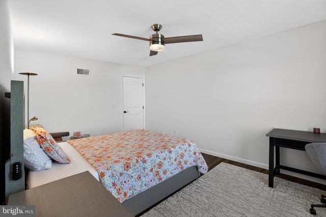 1059 SMYTH LN, Pennsburg, PA 18073