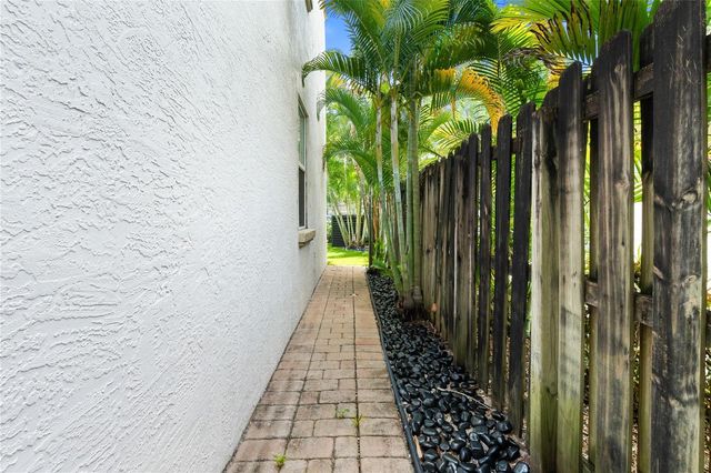 417 SW 8th Street, Fort Lauderdale, FL 33315