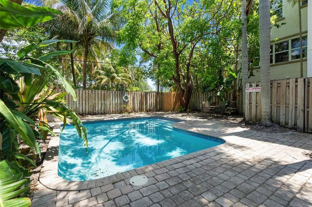 417 SW 8th Street, Fort Lauderdale, FL 33315