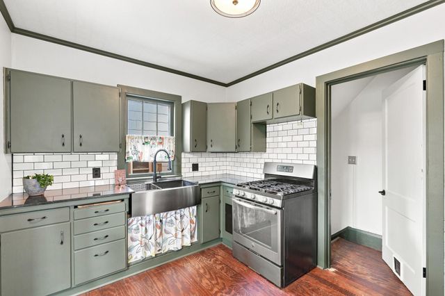 789 Fairview Avenue N, Saint Paul, MN 55104