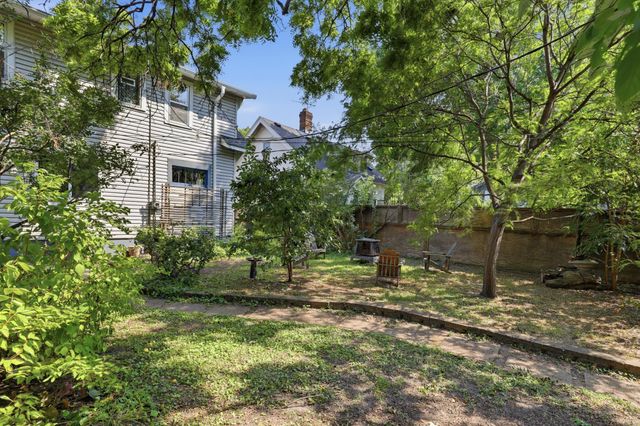 789 Fairview Avenue N, Saint Paul, MN 55104