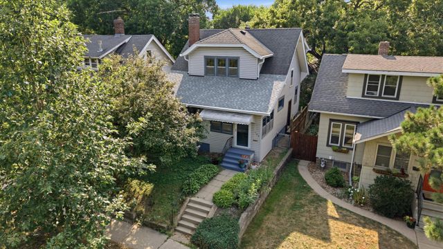 789 Fairview Avenue N, Saint Paul, MN 55104