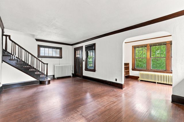 789 Fairview Avenue N, Saint Paul, MN 55104